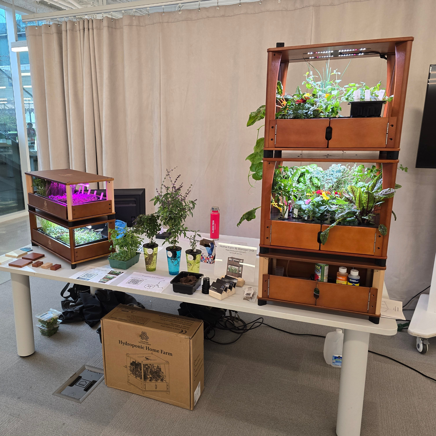 Aquager Hydroponic Home Farm on display at Chicago innovation events — 1871 and Illinois Tech Kaplan Institute